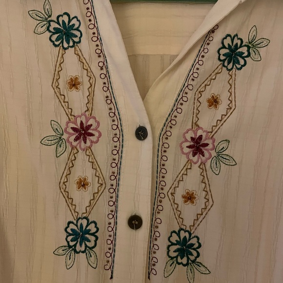 VINTAGE Embroidered Ivory Beige Button Up Top - Picture 4 of 7